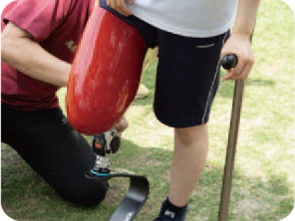 模擬義足での歩行体験